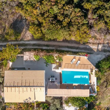 Вилла Luxury In With Stunning Views Никиана