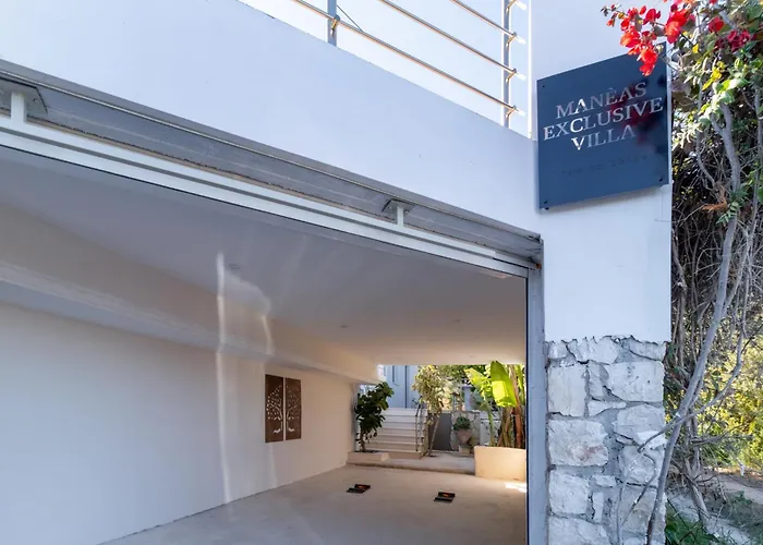 Luxury In With Stunning Views Villa Nikiana